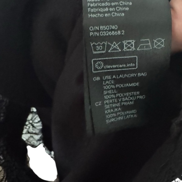 H&M Womens Black Velvet/ Lace Romper Size 8 - Picture 4 of 6